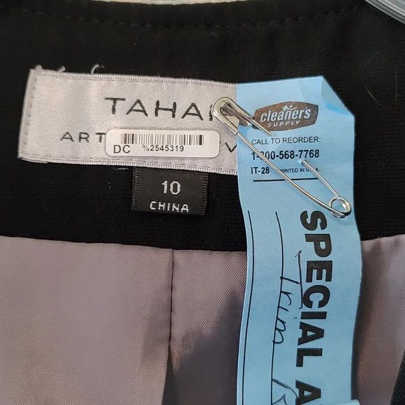 🆕💲SALE💲 ⭐GORGEOUS TAHARI Blazer - PERFECT CONDITION ⭐🆕 - Picture 3 of 8